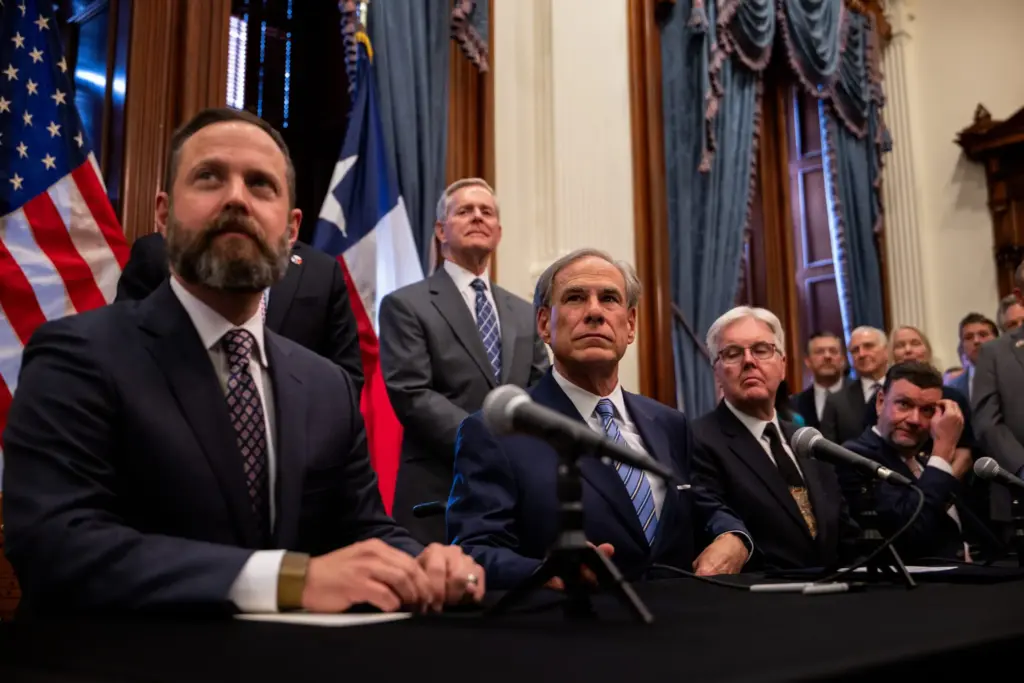 Texas agencies must cut spending by 3% under new order from Abbott, Patrick and Burrows