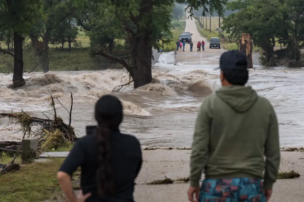 Live updates: Two deaths reported as flash flooding triggers urgent warnings across southwest Texas, Hill Country
